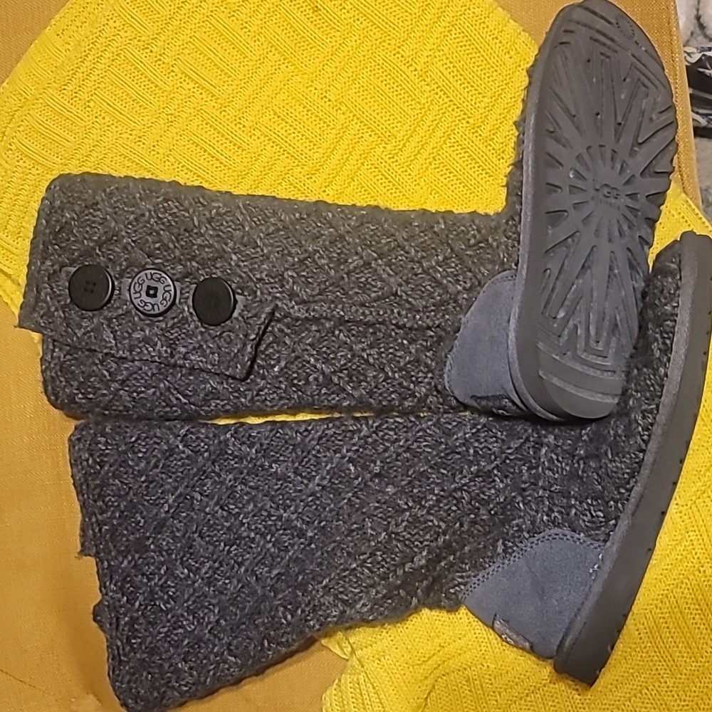 Ugg Boots - Picture 8 of 8